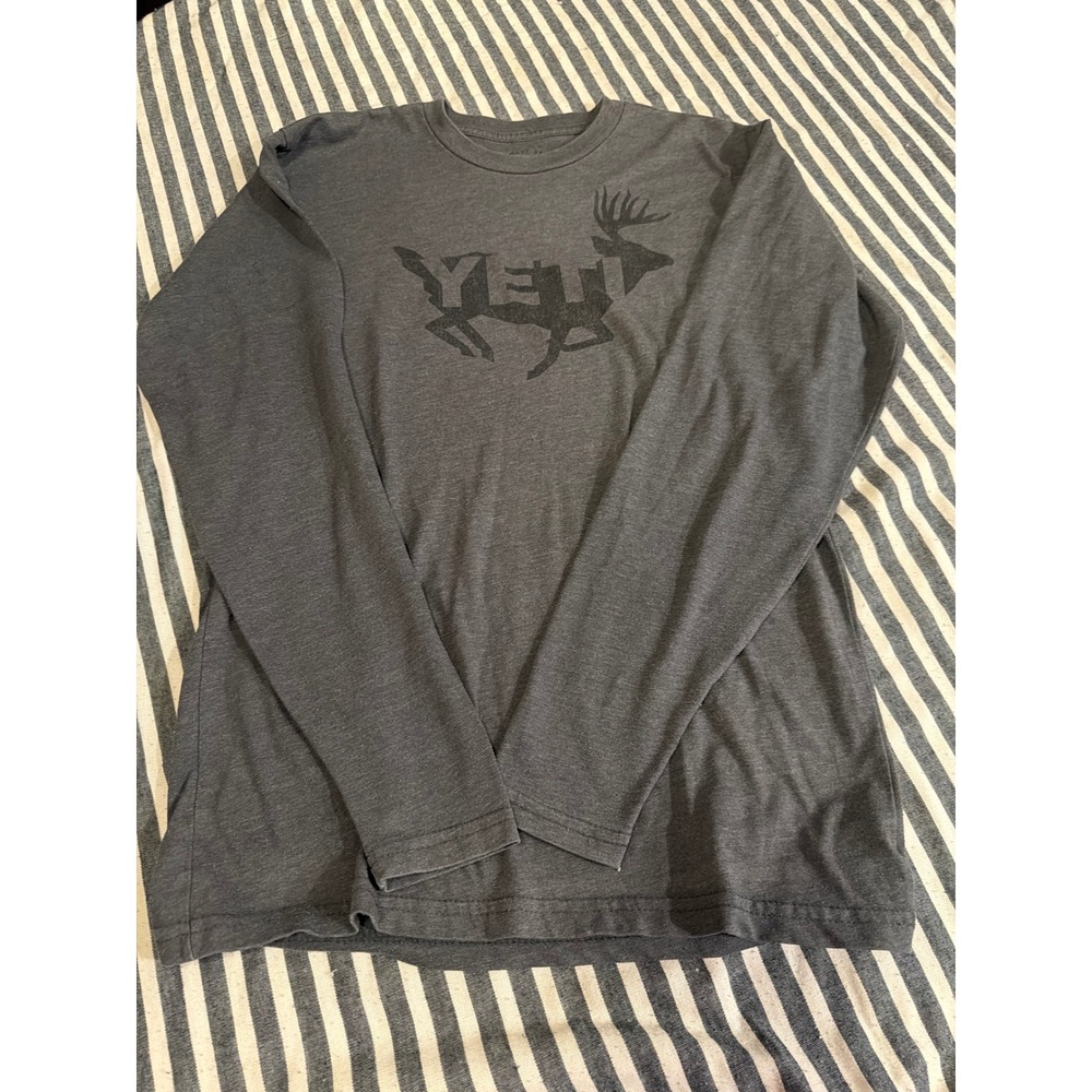 YETI Mens Long‎ Sleeve Graphic T-Shirt Gray Deer Buck Logo Size Small Heathered
